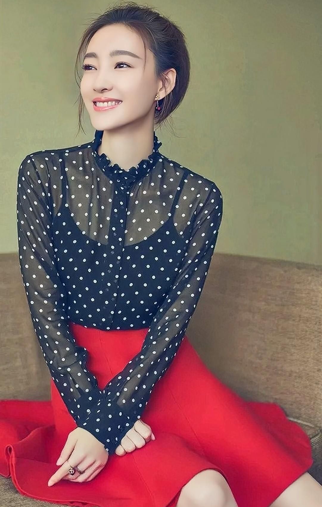 王丽坤高清冷艳美照,楚楚动人!__财经头条