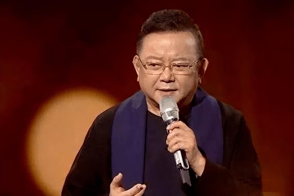 时隔十年回应砸错两亿古董 王刚:我还挺同情对方的|付长勇|天下收藏|宝人|杯子|节目_新浪新闻