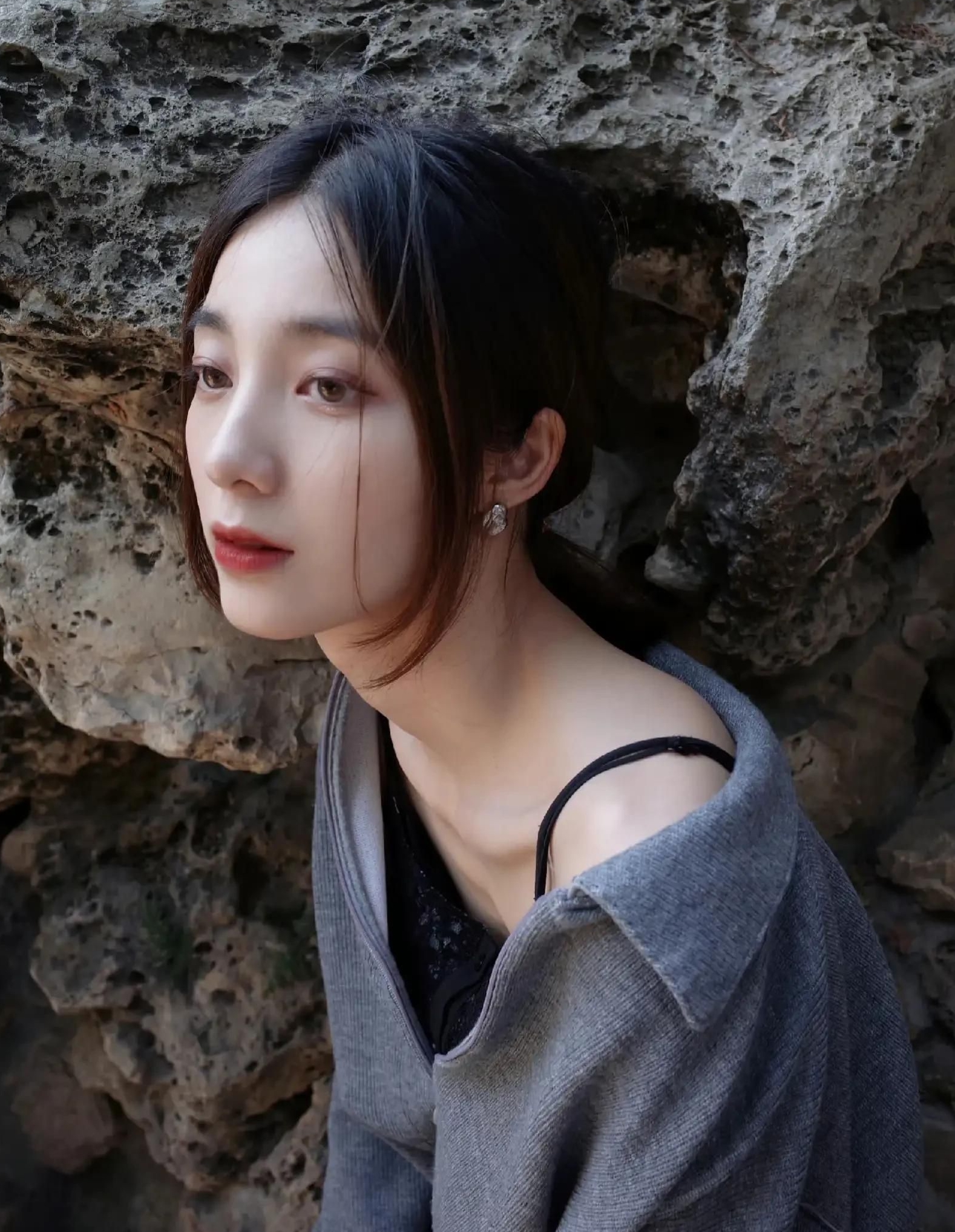 文雅秀丽的万鹏,娇俏可人,甜美可爱的写真照!_高清图集_新浪网