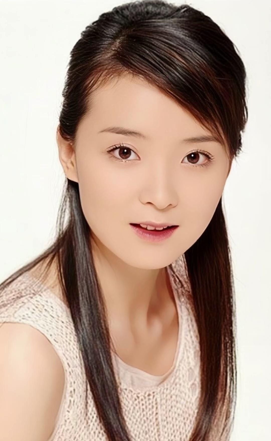 王艳高清冷艳美照楚楚动人