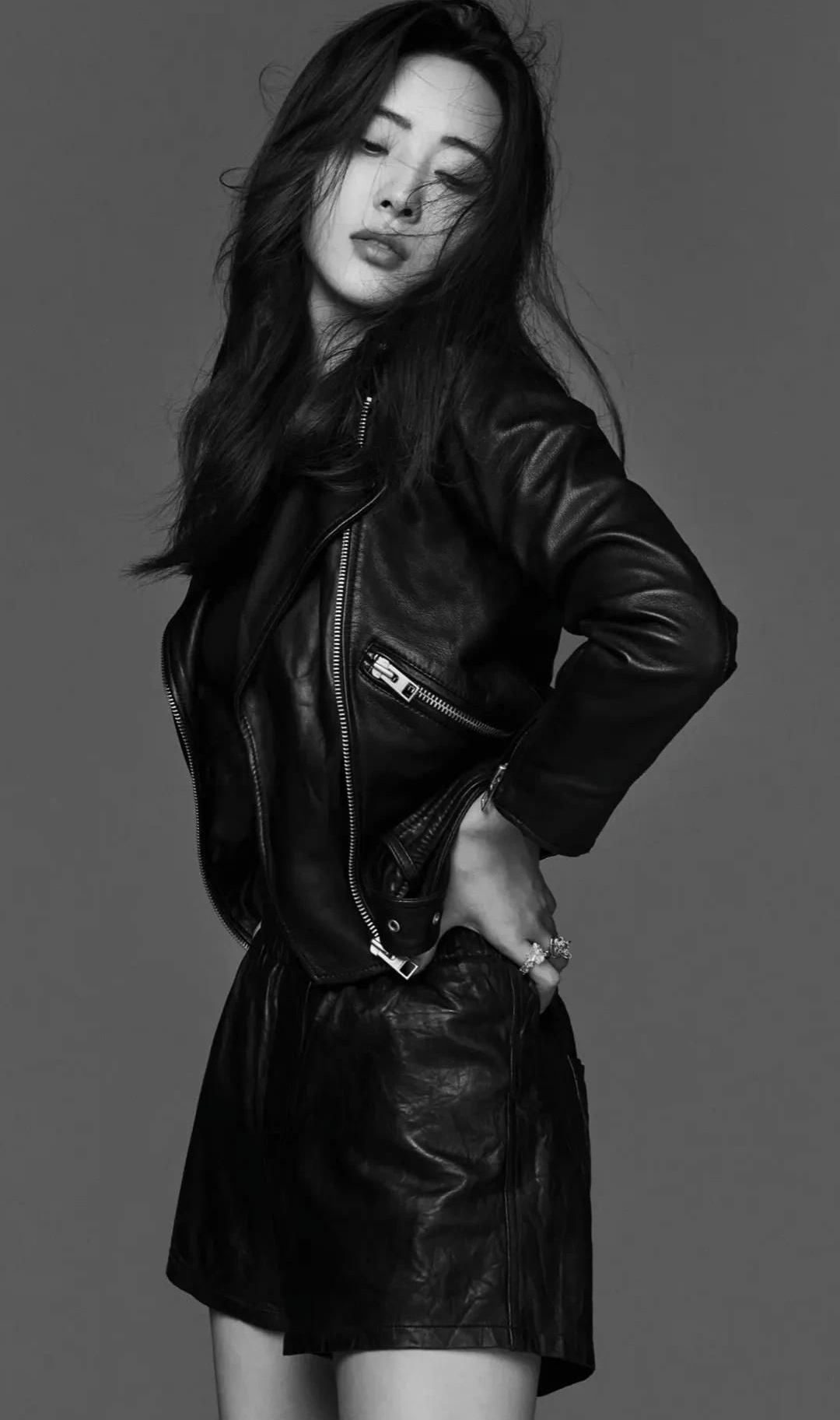 胡丹丹优雅娴静俏丽写真,惊艳迷人!__财经头条