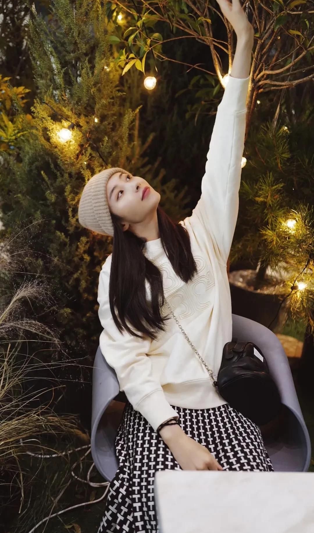 胡丹丹优雅娴静俏丽写真美艳动人