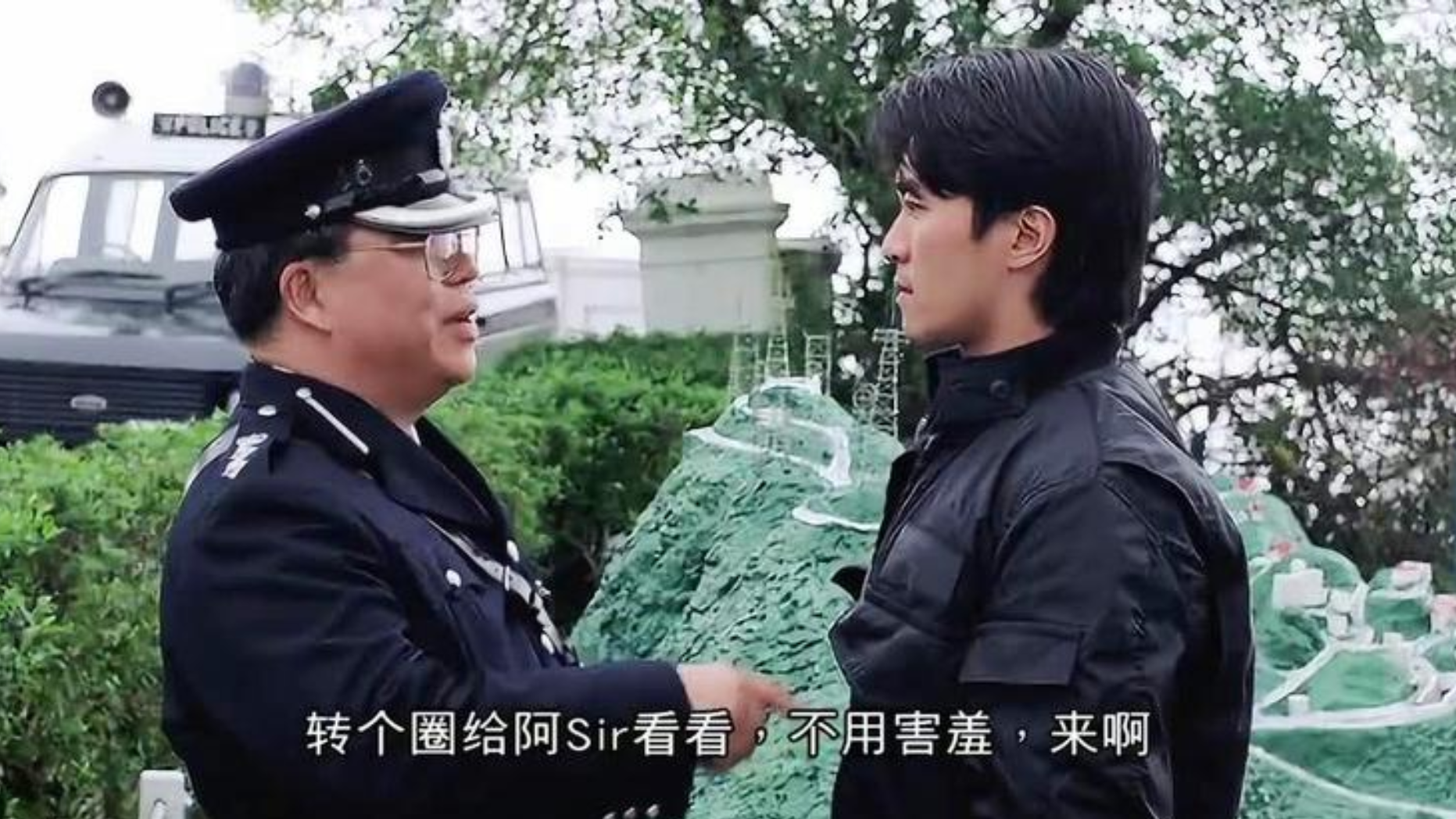 为您推荐: 爆笑电影,《功夫》周星驰经典搞笑片段集锦,绝对经典百看