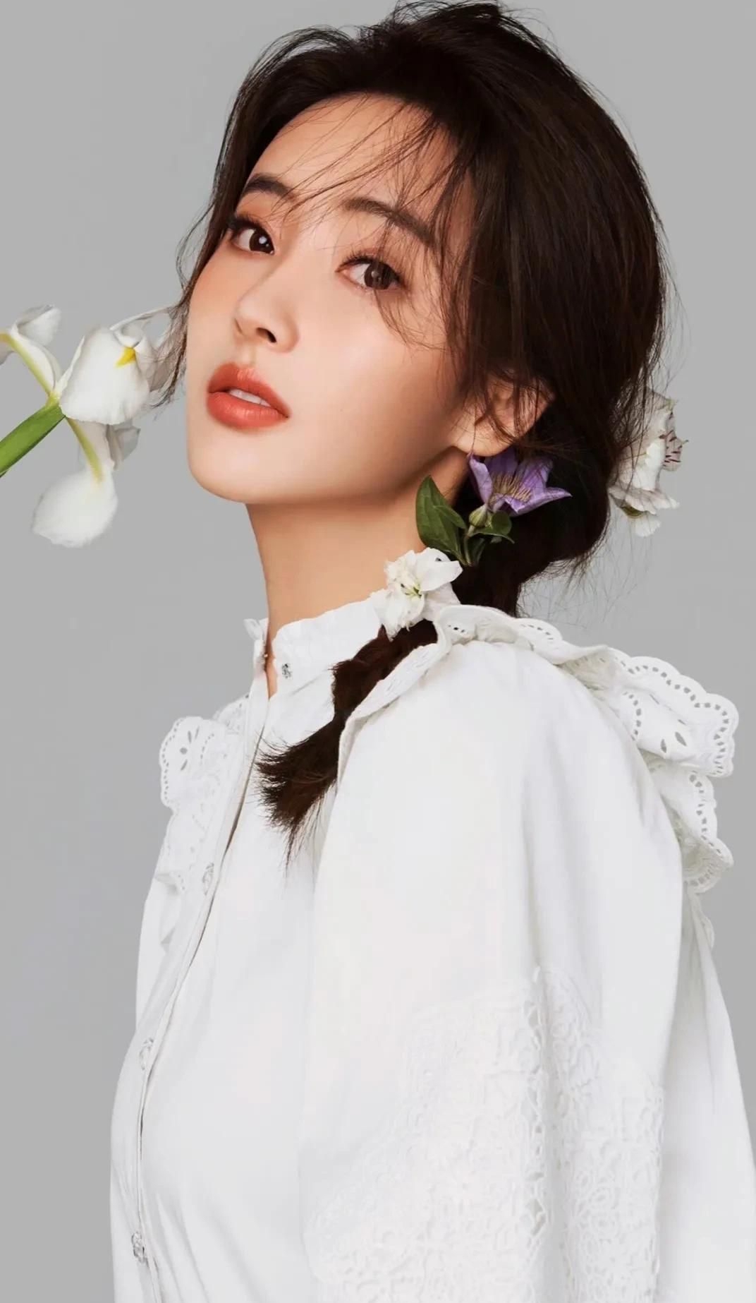 胡丹丹优雅娴静俏丽写真,优雅迷人!__财经头条