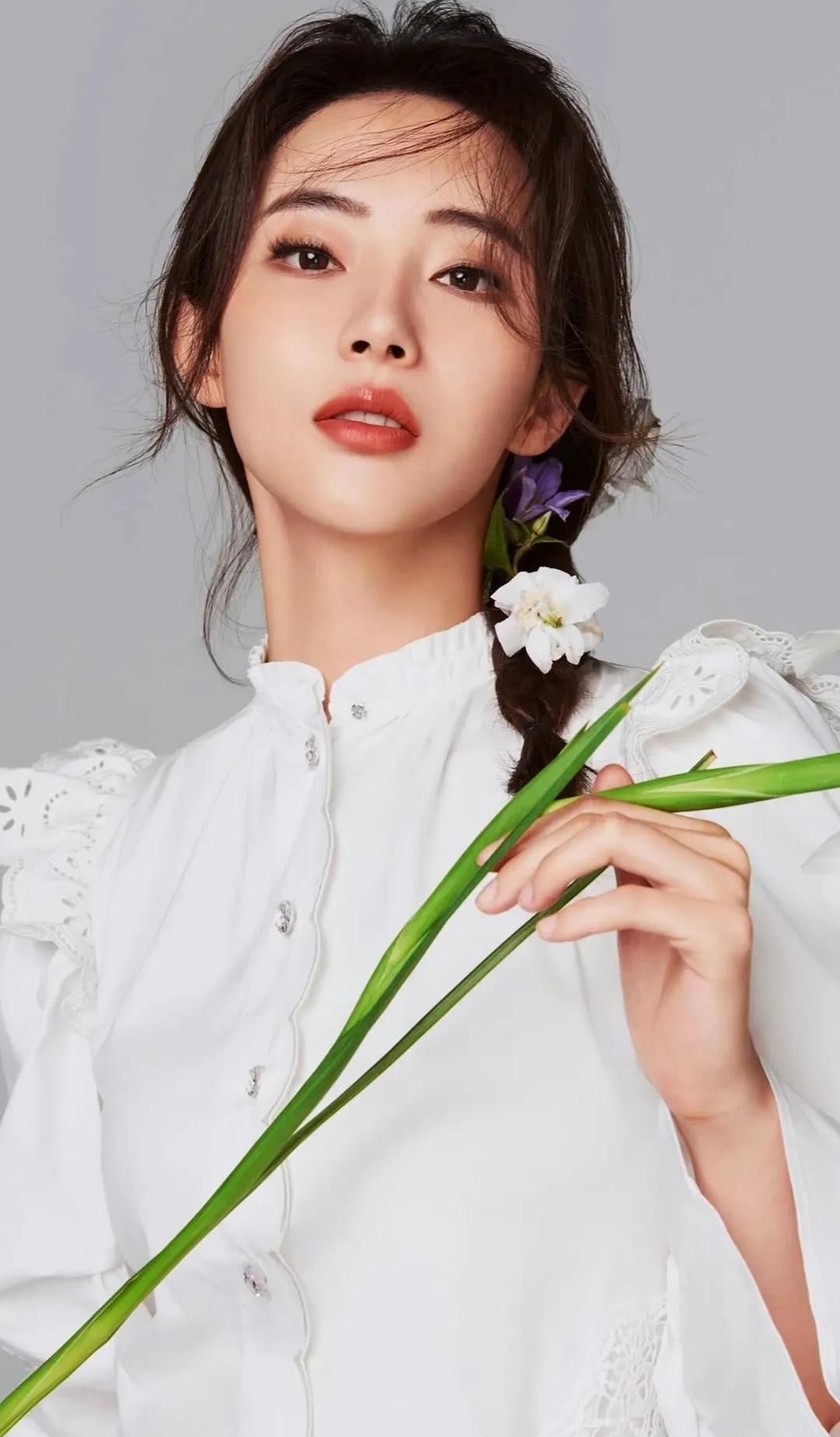 胡丹丹优雅娴静俏丽写真,美艳动人!__财经头条