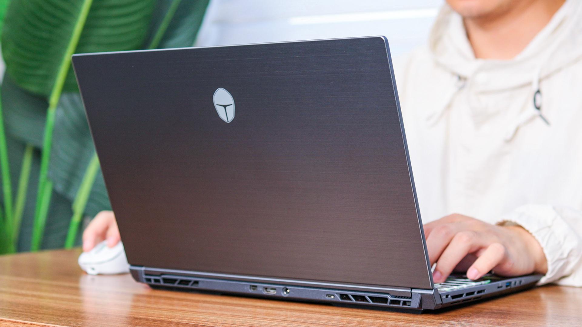 轻电科技|搭载 rtx3080 的"轻薄本",雷神p1使用体验