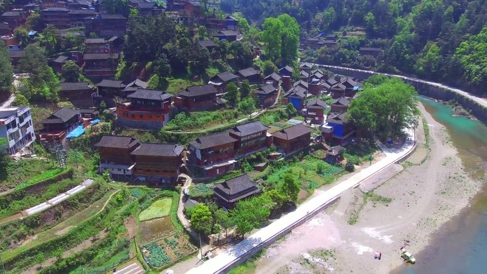 航拍贵州凯里南花村,青山绿水,环境优美的世外桃源!