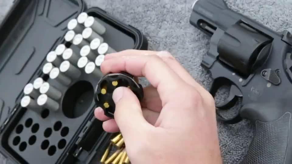 左轮手枪快速装弹的新方法,它的唯一缺陷解决了