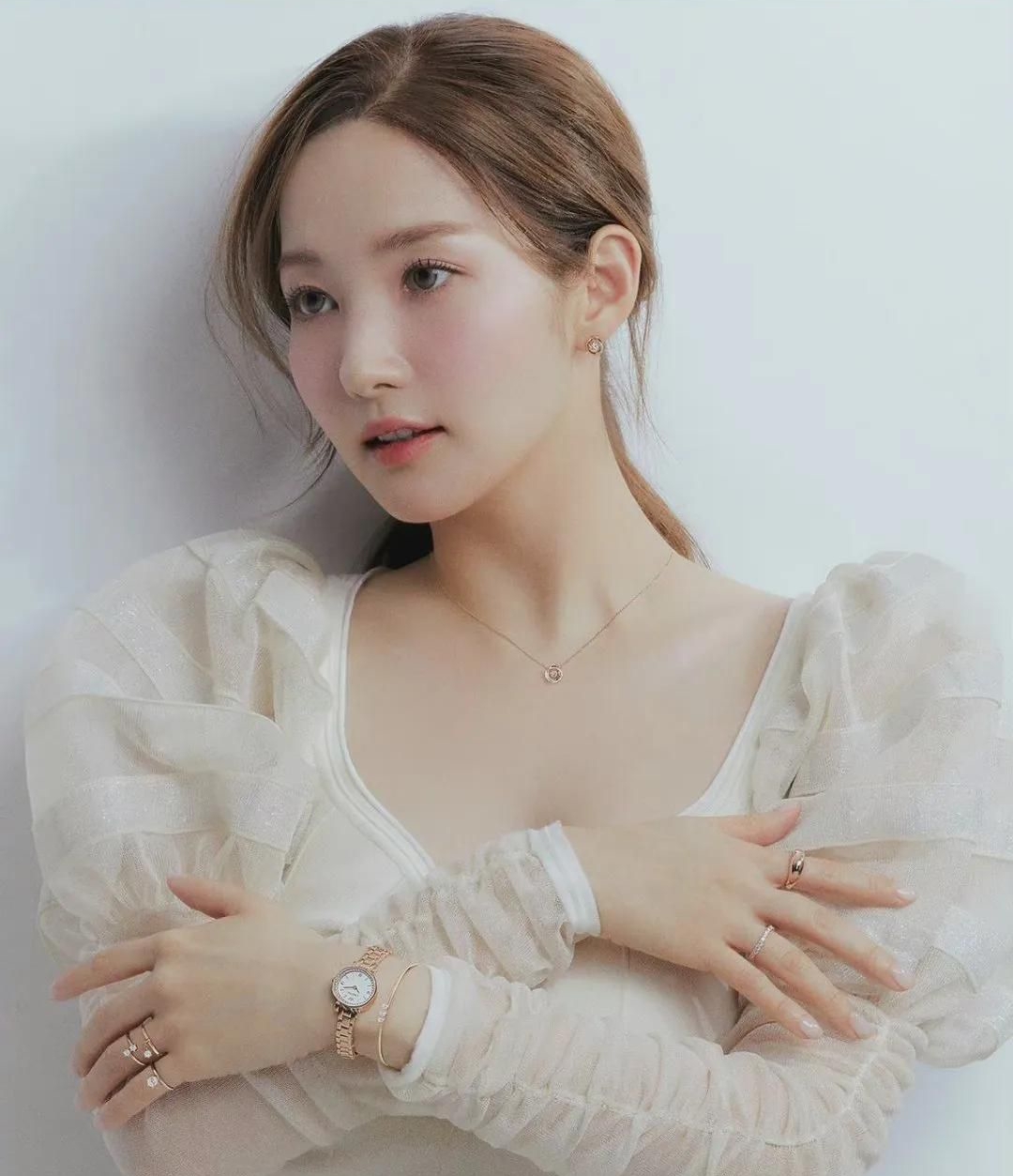 朴敏英的妩媚写真,优雅灵动,娇俏可人!__财经头条