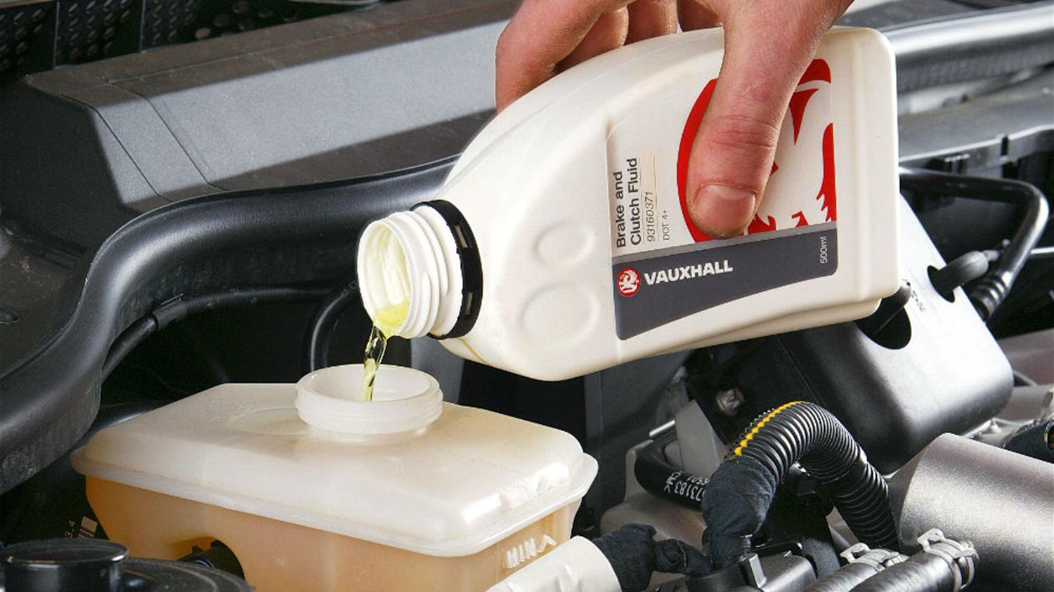 刹车油换完变软踩着有气