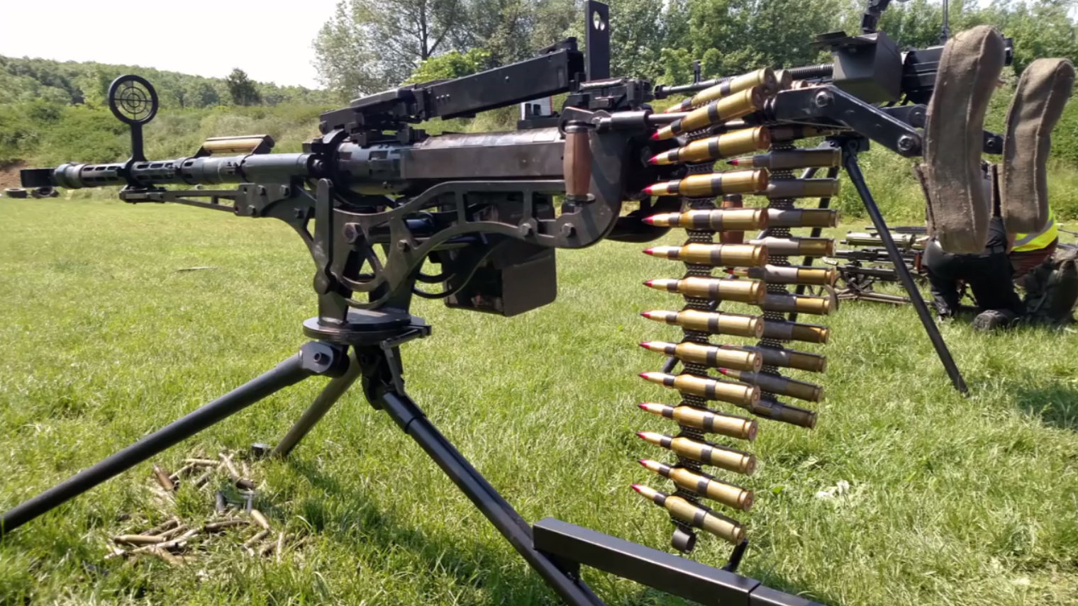 苏联kpv重机枪,发射14.5x114毫米口径弹药,m2在它面前是弟弟