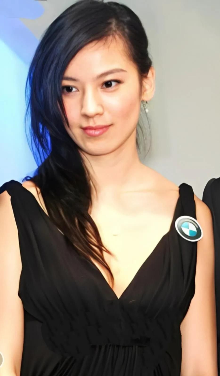 林熙蕾高清美艳写真,楚楚动人!__财经头条