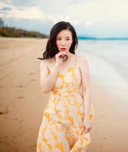 美女演员张彤,魅力动人!