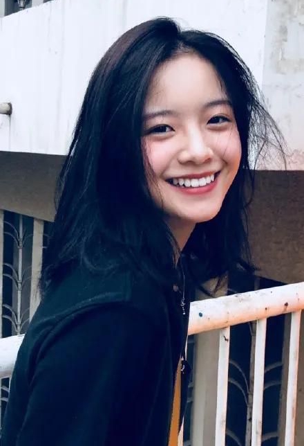 李庚希清纯可爱