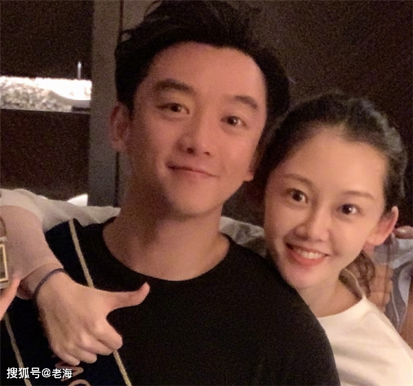 郑恺晒老婆孕肚照为其庆生另类秀恩爱惹人羡慕之余又有些担忧