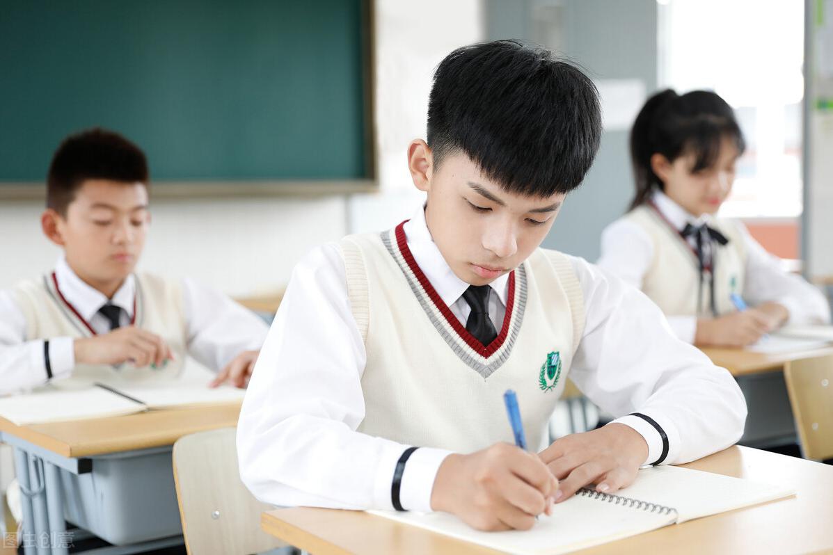 初中生成绩下降的几大原因!80%的学生都中招了,赶紧逐条自查|学生|老师|同学_新浪新闻