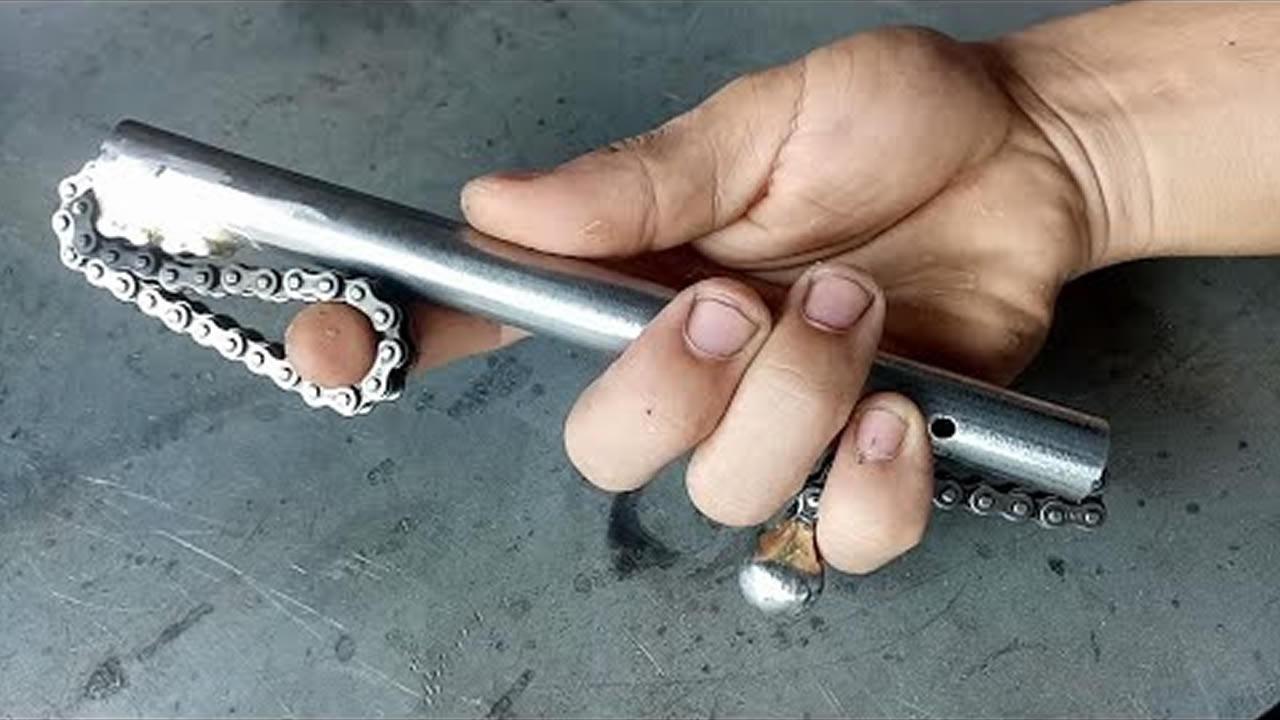 越南人用链条制作一把独特的扳手相当实用的神器