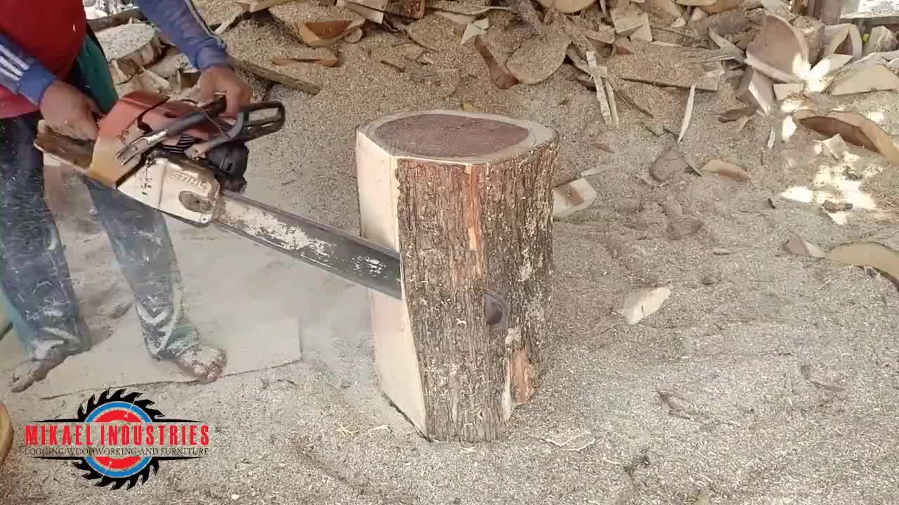 这么好的一块木头锯成两个小凳子有点浪费了