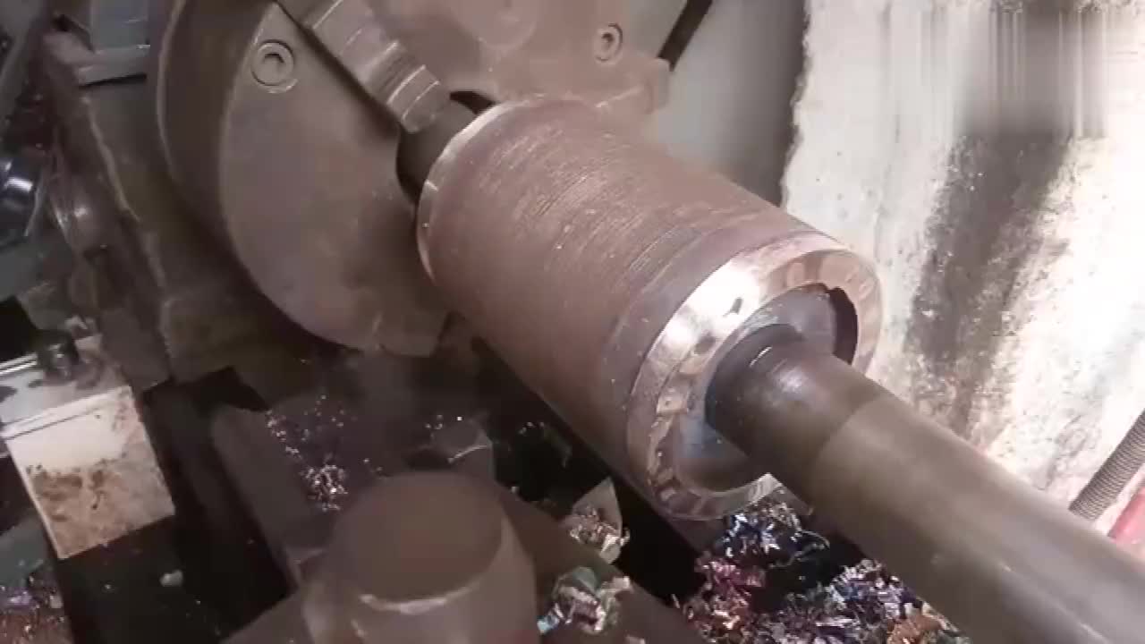 实拍印度小作坊加工制作电机转子的过程过程从简产品能用就好