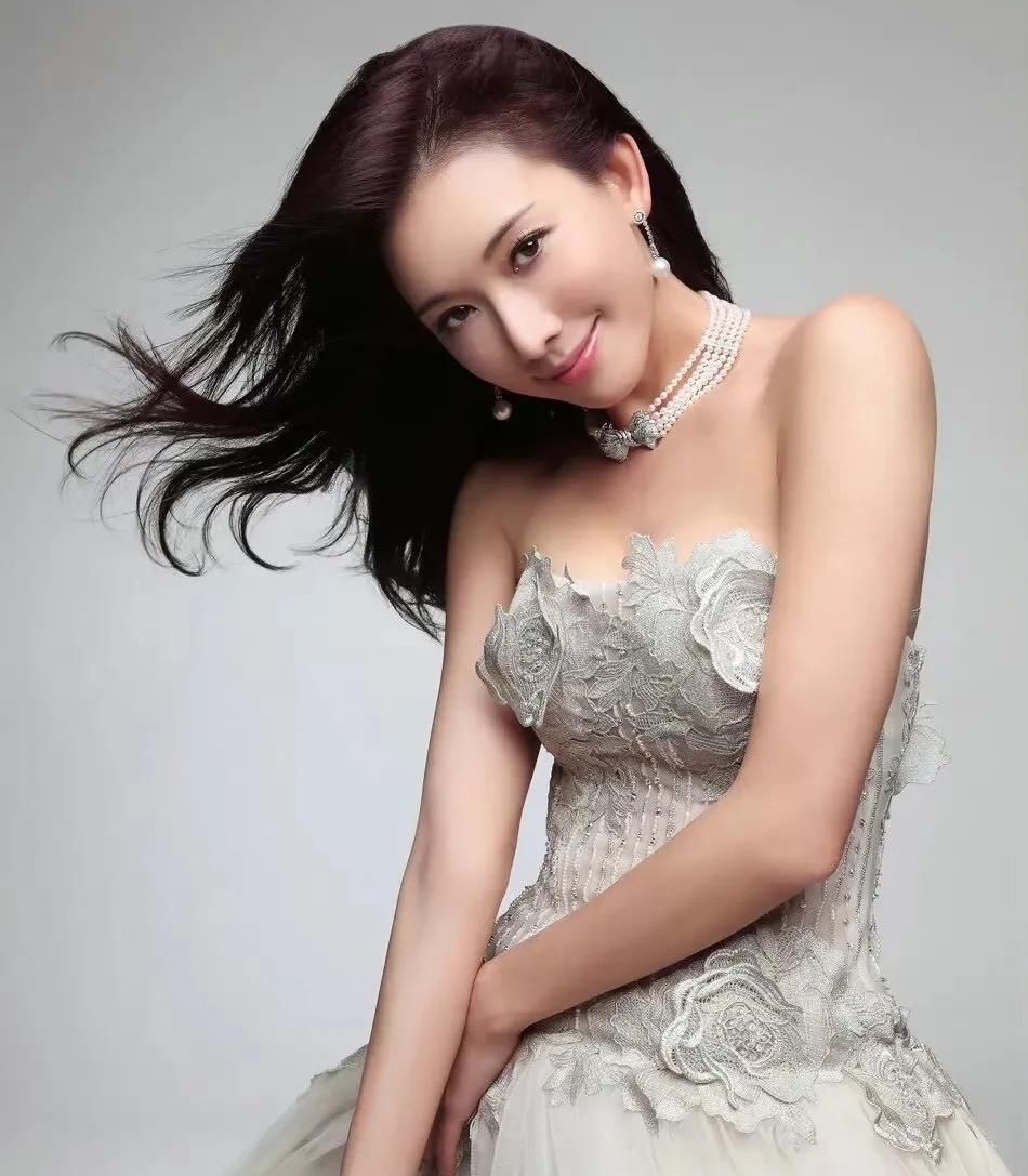 林志玲高清美艳大气写真,华贵优雅!_高清图集_新浪网