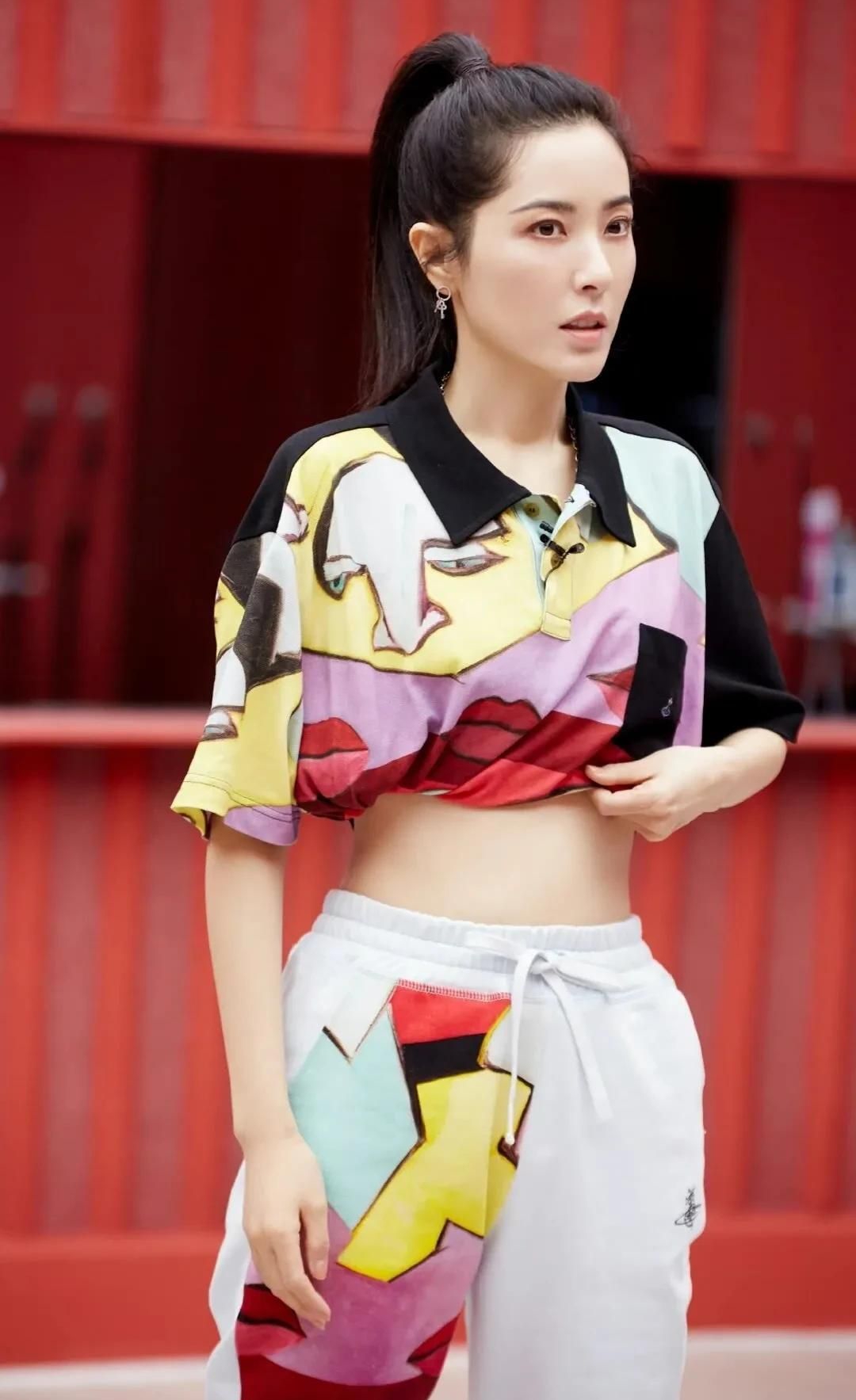 徐娇高清淡雅时尚写真,楚楚动人!_高清图集_新浪网