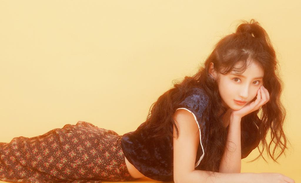 高颜值美女许梦圆清甜性感写真_高清图集_新浪网