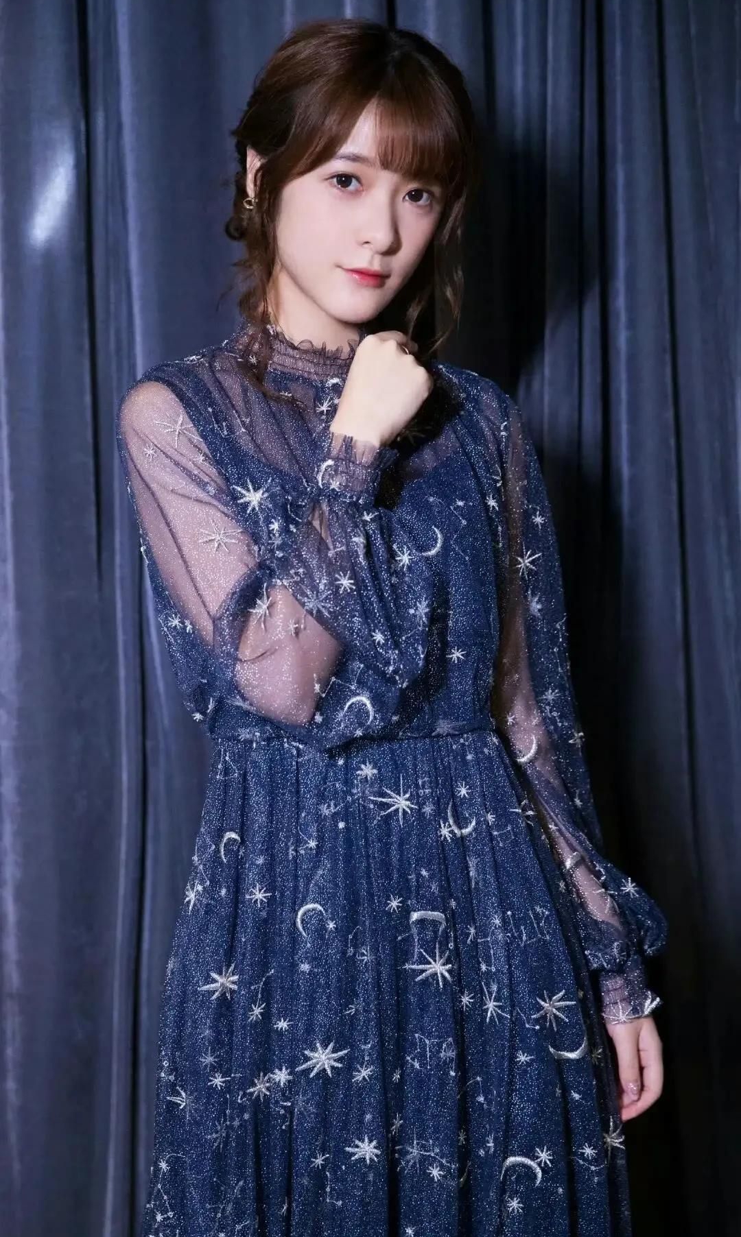 徐娇高清淡雅时尚写真,美艳动人!__财经头条