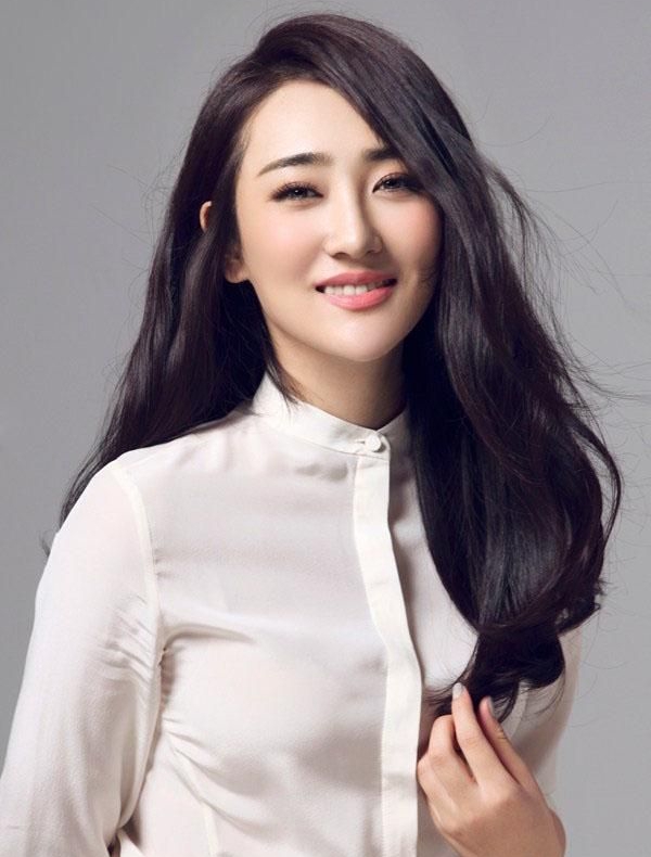 女演员高姝瑶:时尚优雅,优雅迷人!