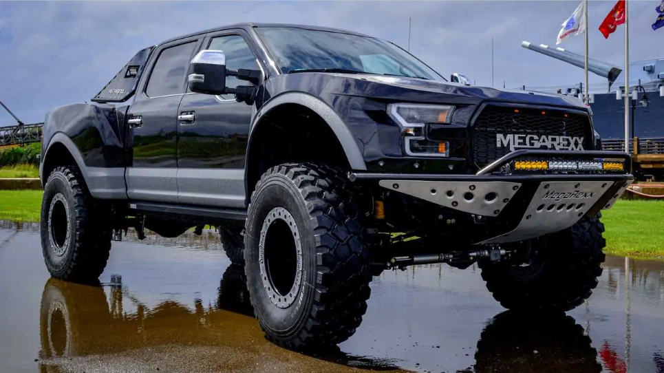 复杂地形如履平地 福特megaraptor 改装车