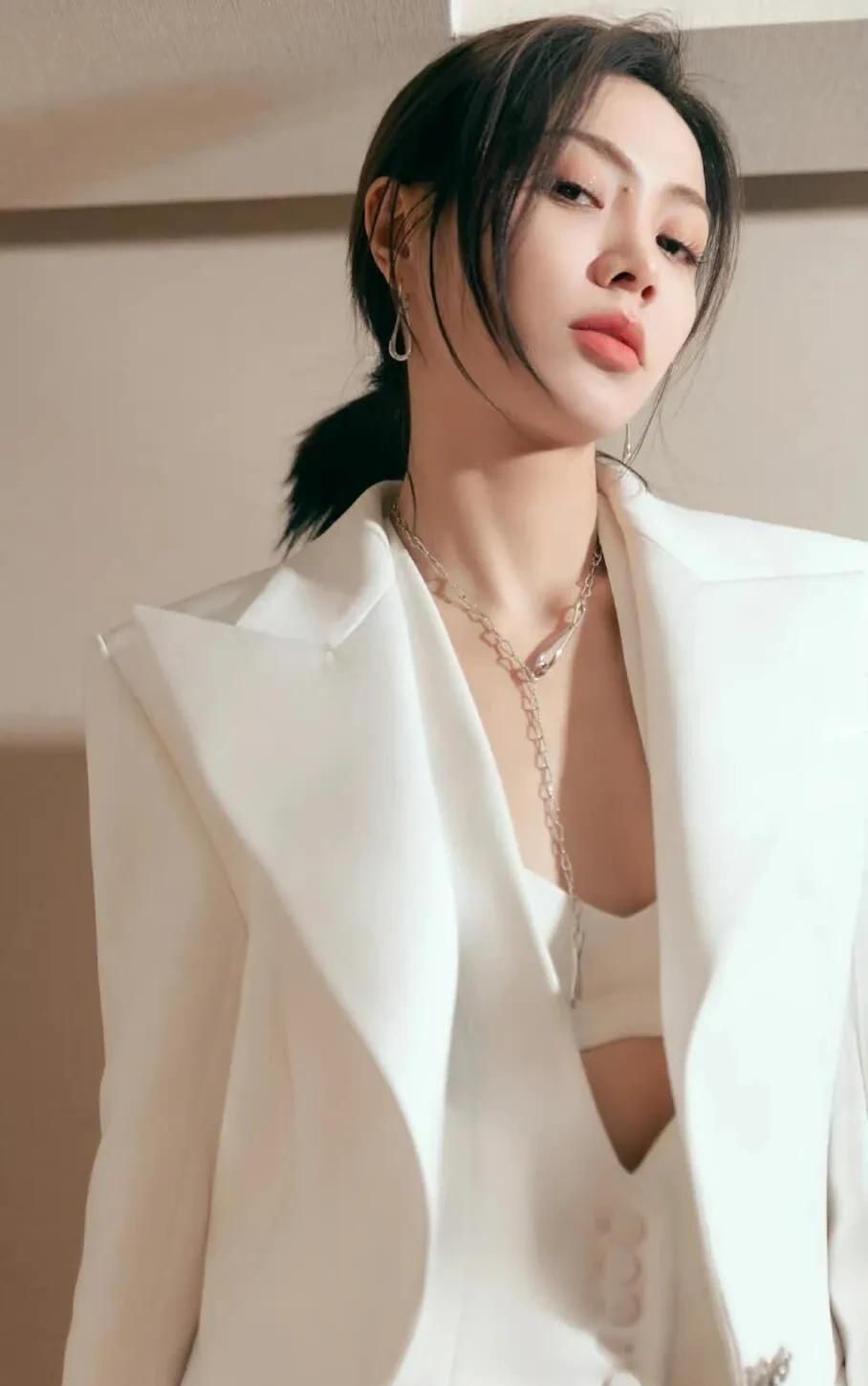 谢可寅高清魅力写真妩媚动人