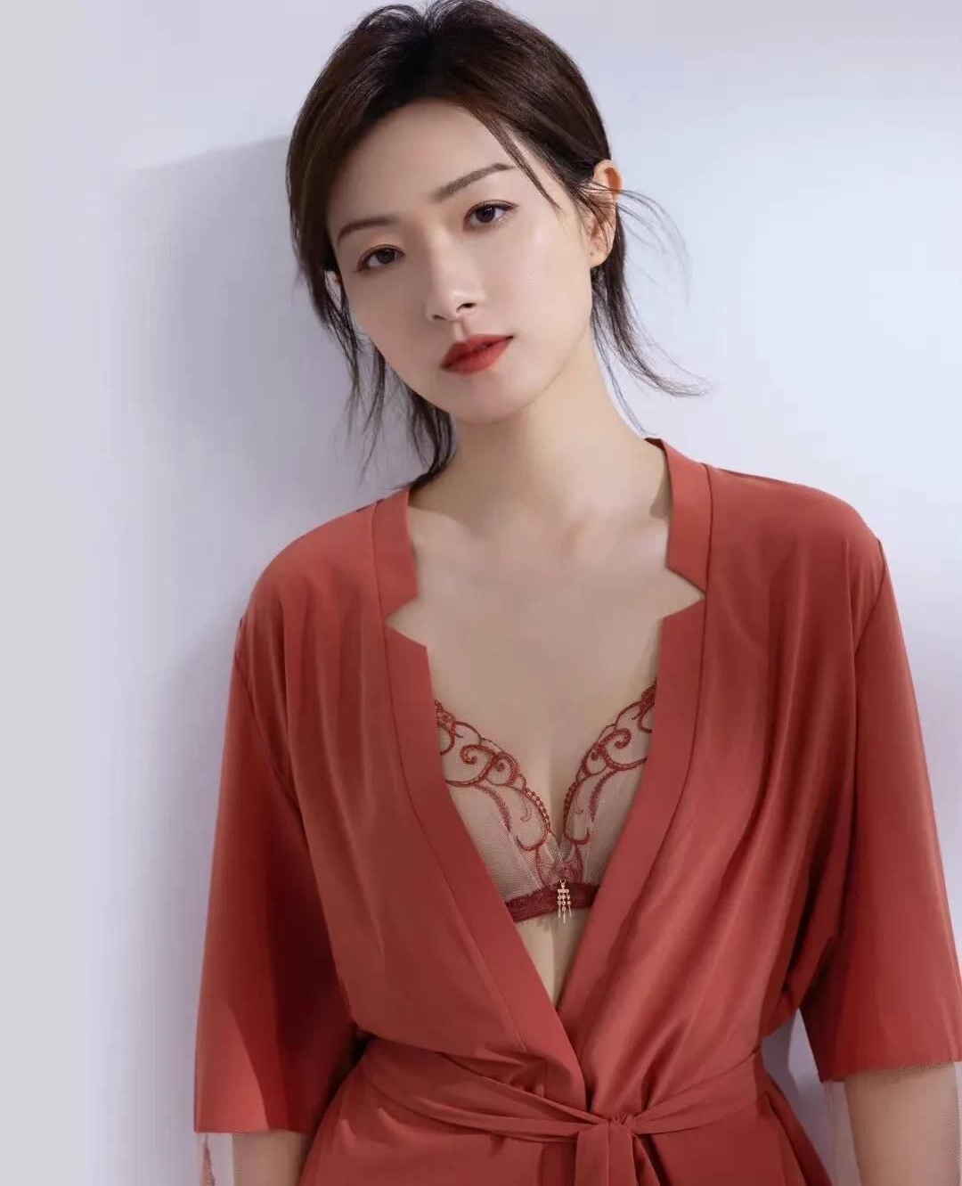 万茜高清美艳动人写真,娇媚动人!