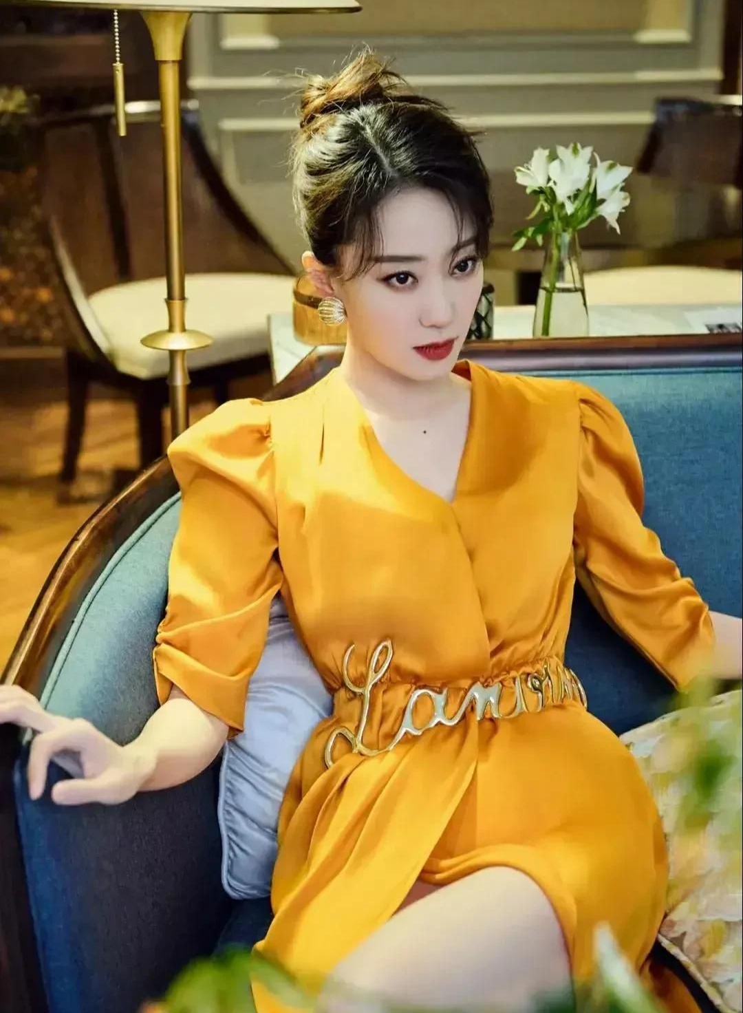 张小斐,惊艳迷人,清新优雅的写真照!__财经头条
