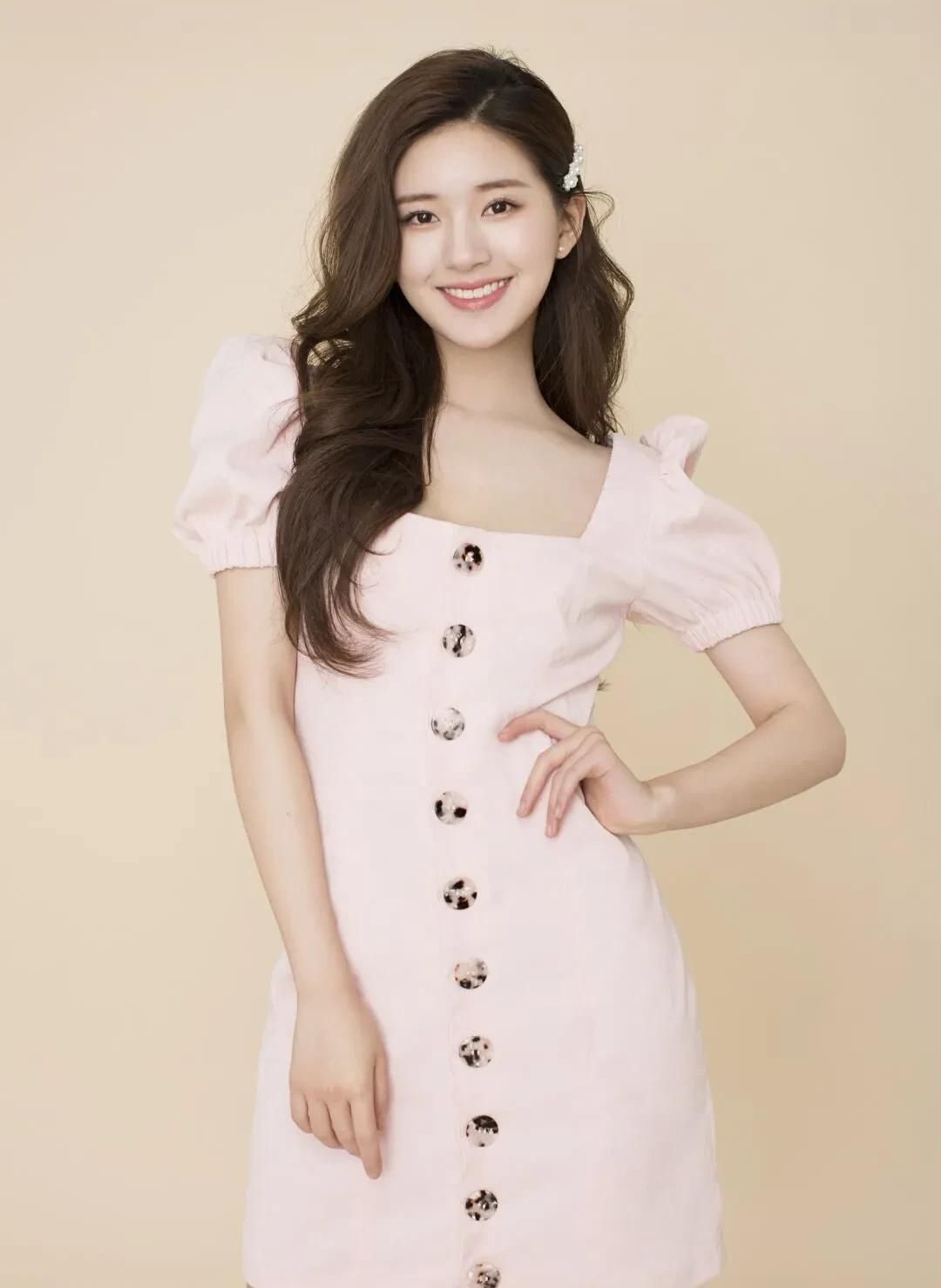 赵露思高清魅力写真,优雅迷人!__财经头条