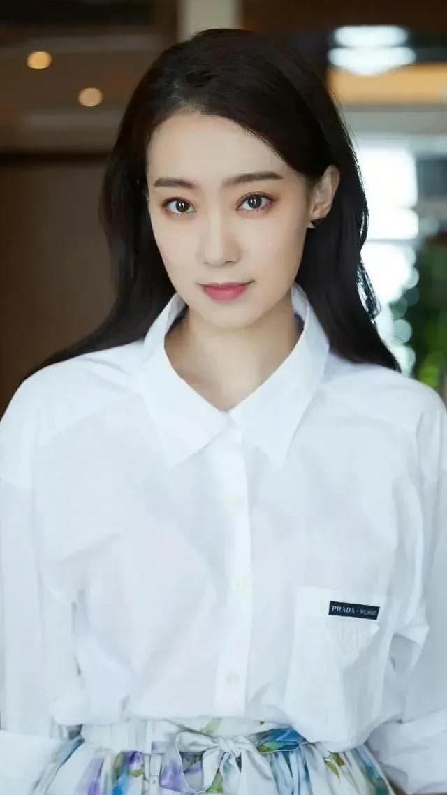 张小斐,时尚俏丽,清新优雅的写真照!_高清图集_新浪网