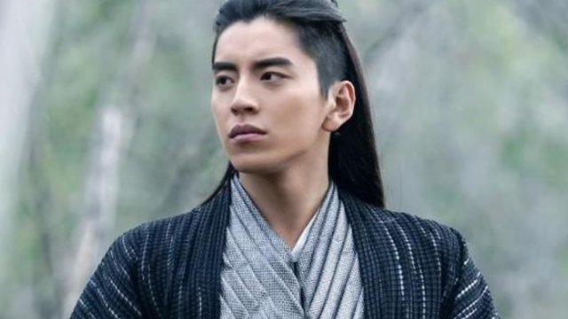 王大陆和蔡卓宜街头拥吻被拍,这段情感却让网友担忧