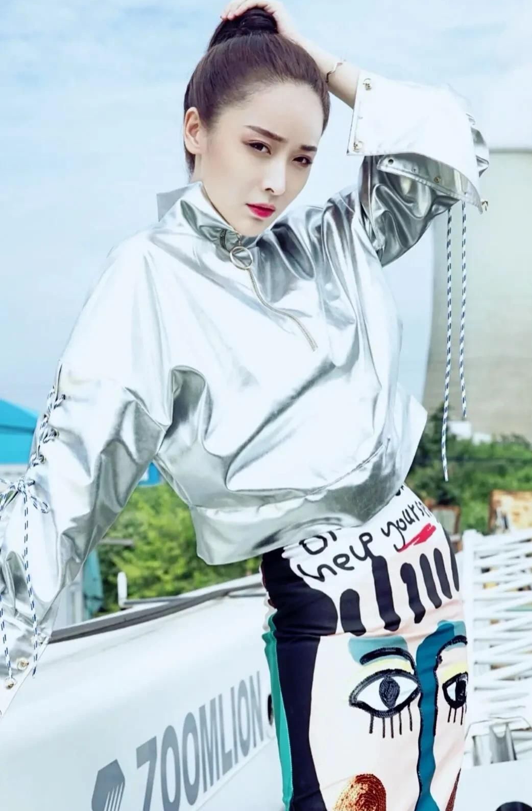 李曼高清优雅写真,惊艳迷人!__财经头条