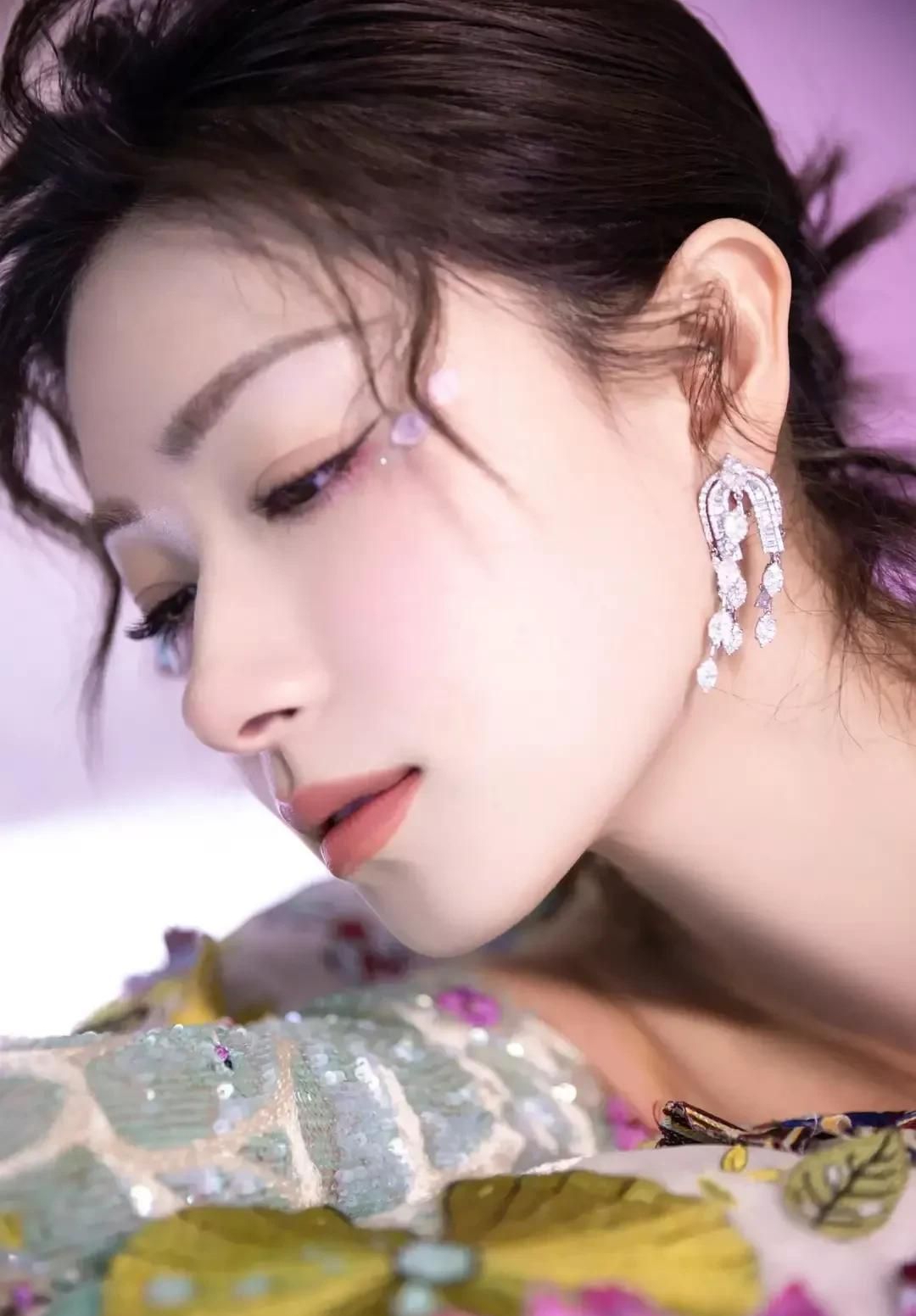 万茜高清美艳动人写真俏丽可人