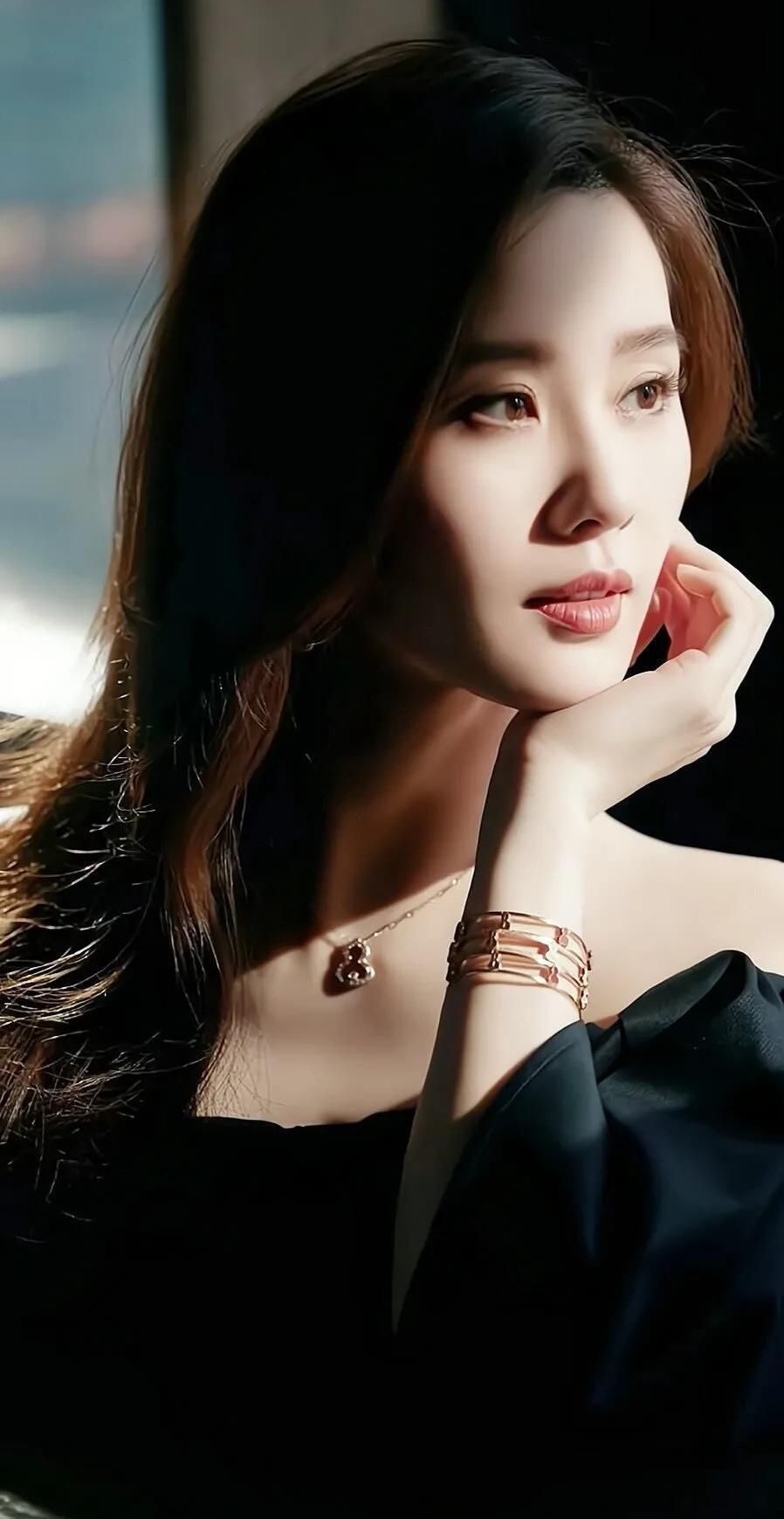 刘诗诗高清冷艳写真明艳动人