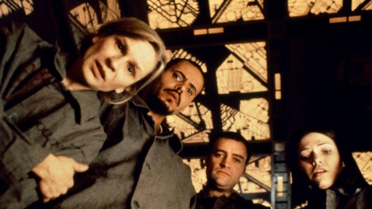 医生被困杀人密室,身处绝境不放弃低能儿,小空间电影《心慌方》