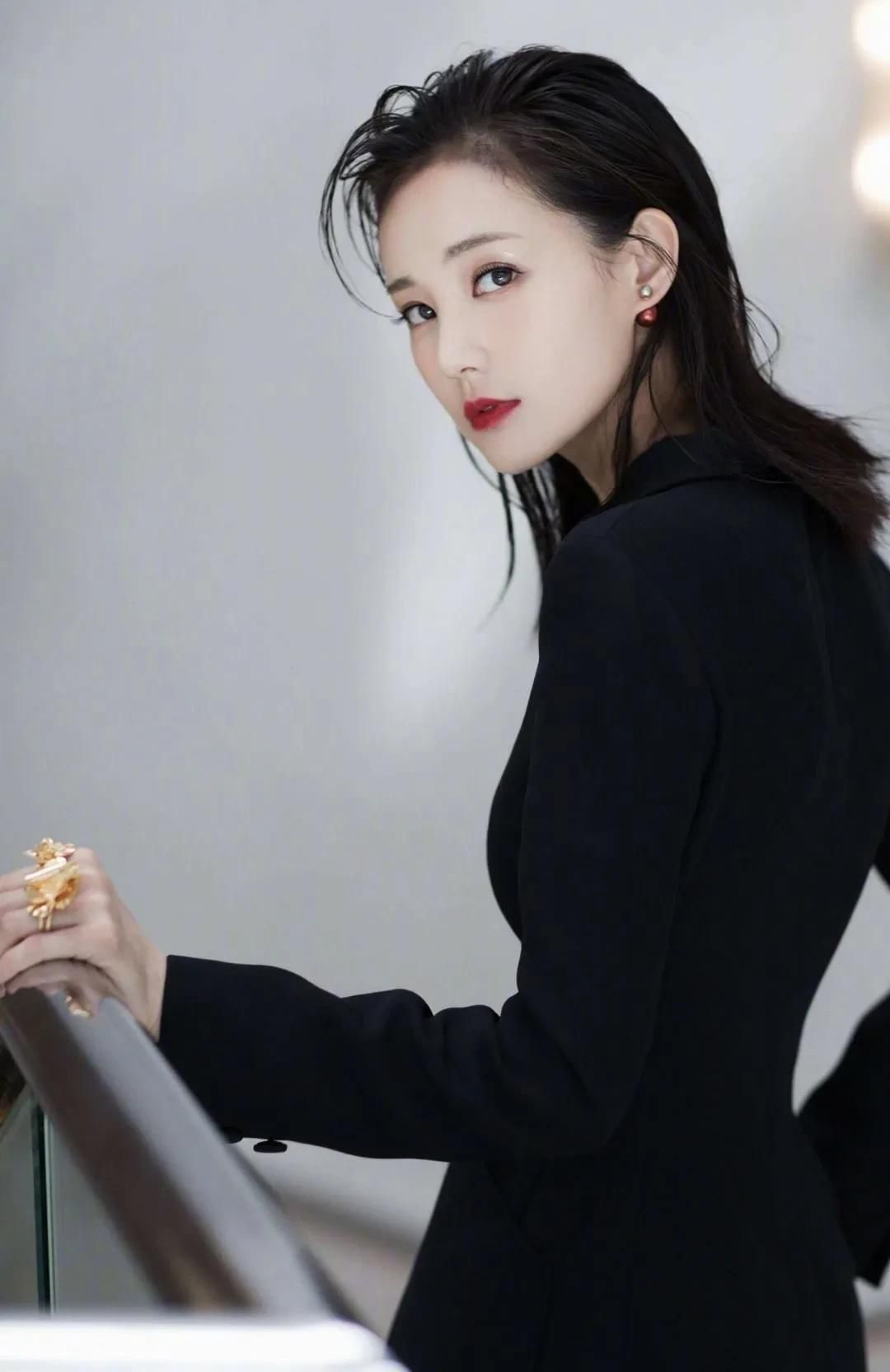 李一桐高清魅力写真惊艳迷人