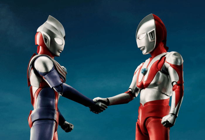 初代奥特曼真骨雕手办官图肌肉猛男曼哥哥附带女婿迪迦握手配件