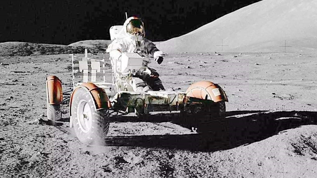 美国登月真实性受到冲击,月球上的夜空中怎么一颗星星都没有?