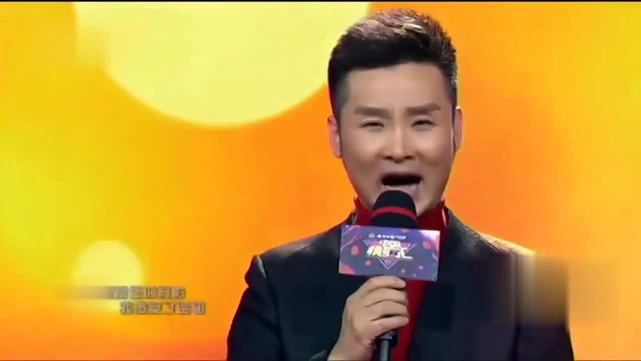 刘和刚深情演唱《父亲》,唱出了父亲的艰辛,满满的画面感