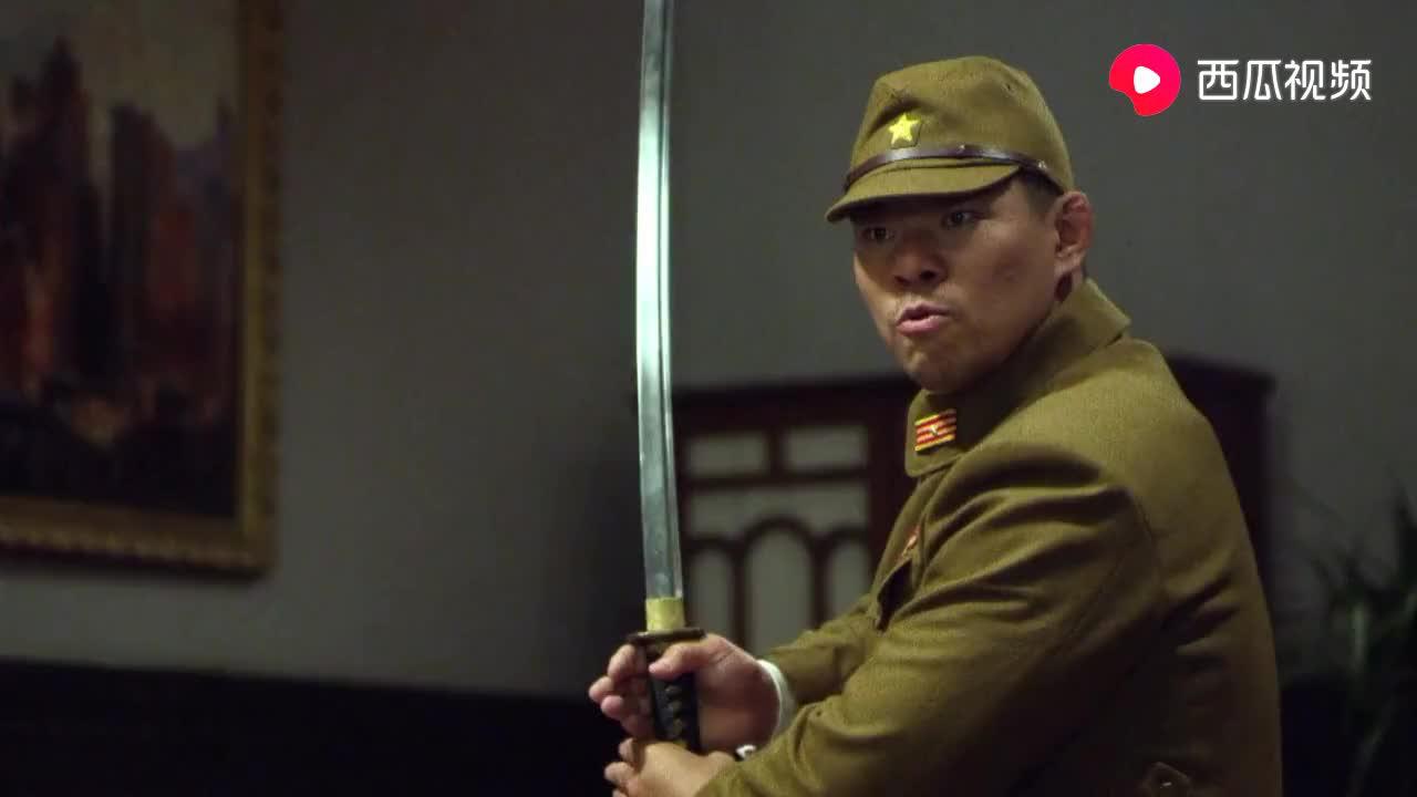 小鬼子第一高手和女子决斗,最后被女子一拳打死,打脸