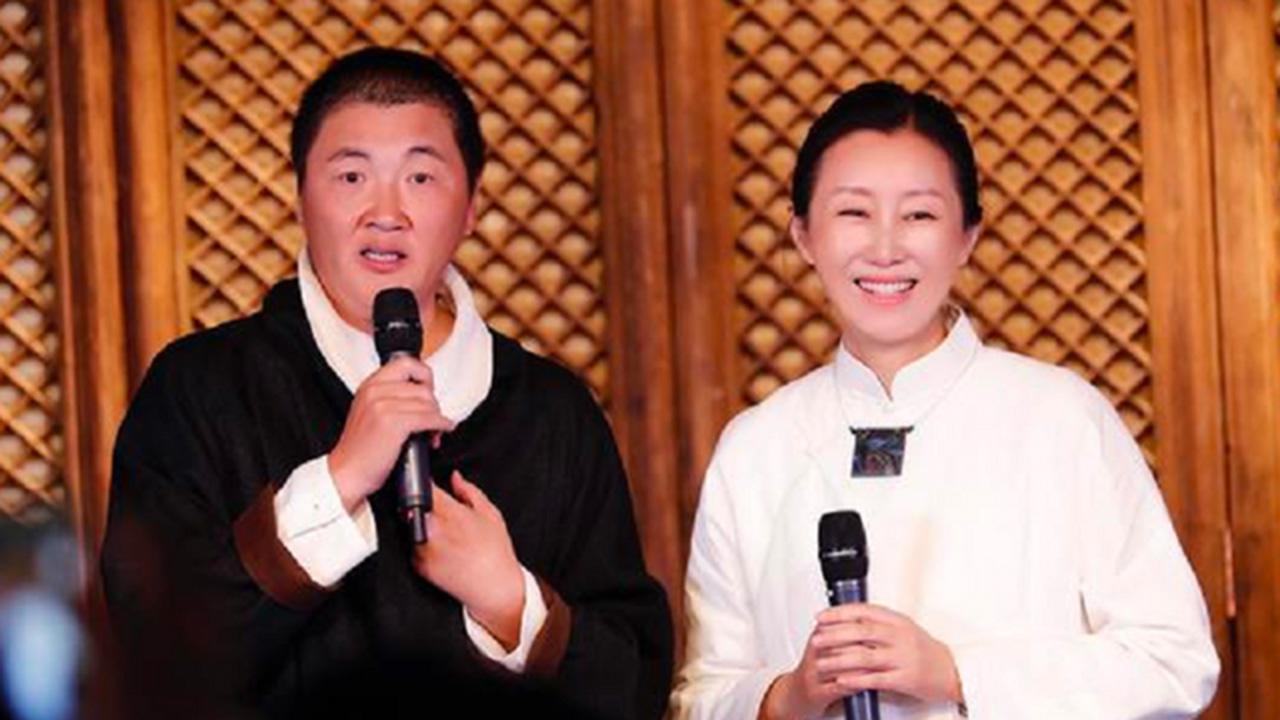 孙楠三婚妻子参加活动,打扮朴素身形发福,美貌不再和老公长太像