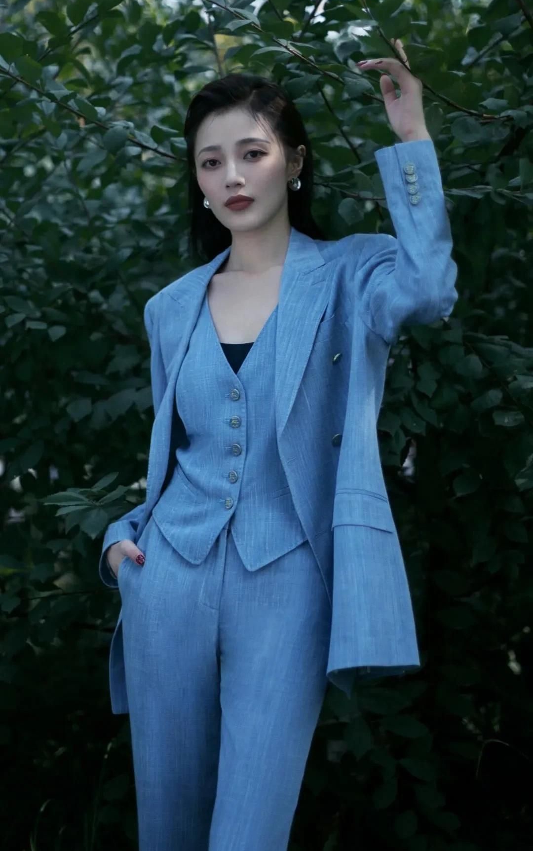 王秀竹高清魅力写真,优雅迷人!__财经头条