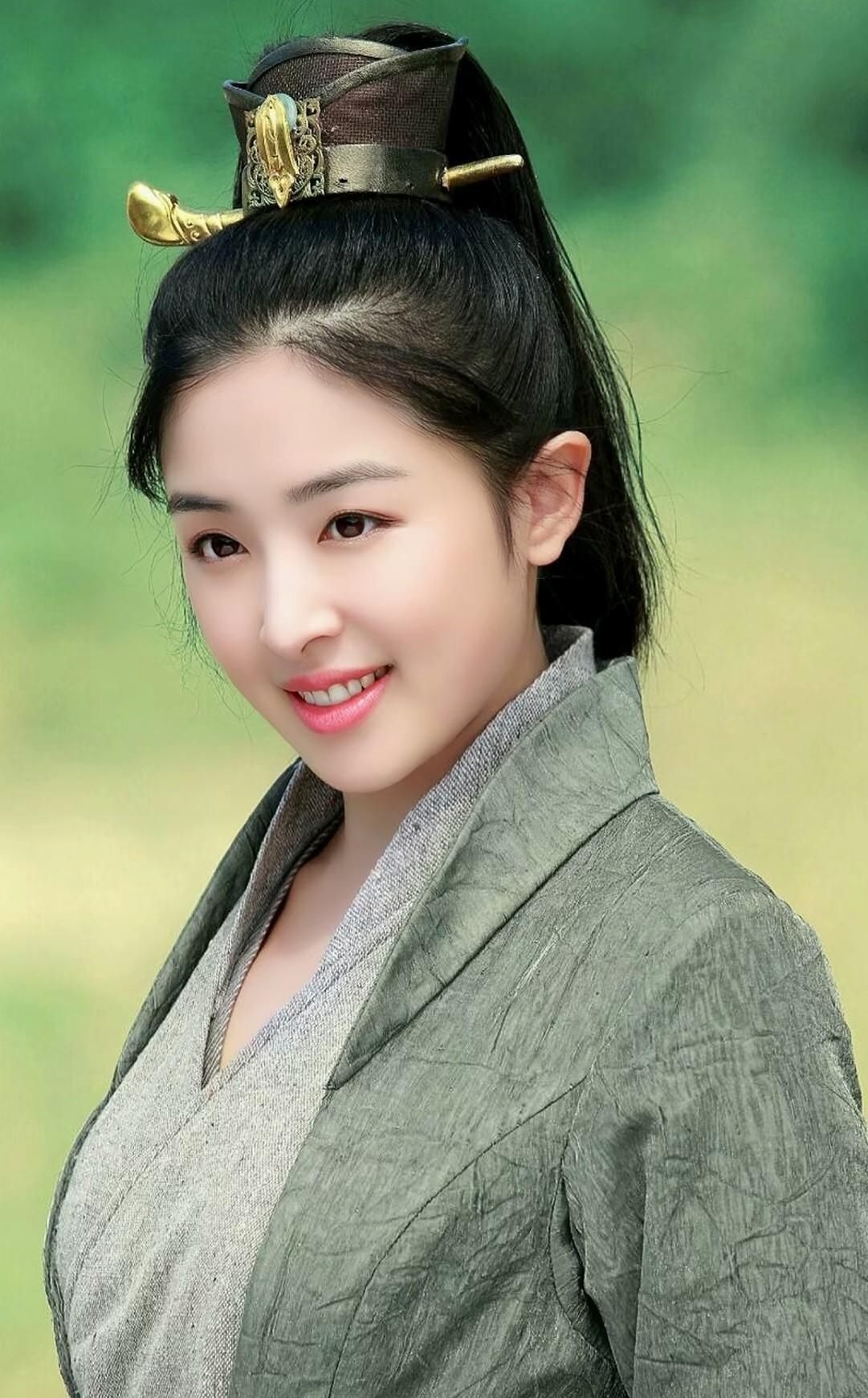 张含韵高清冷艳美照,娇俏可人!__财经头条