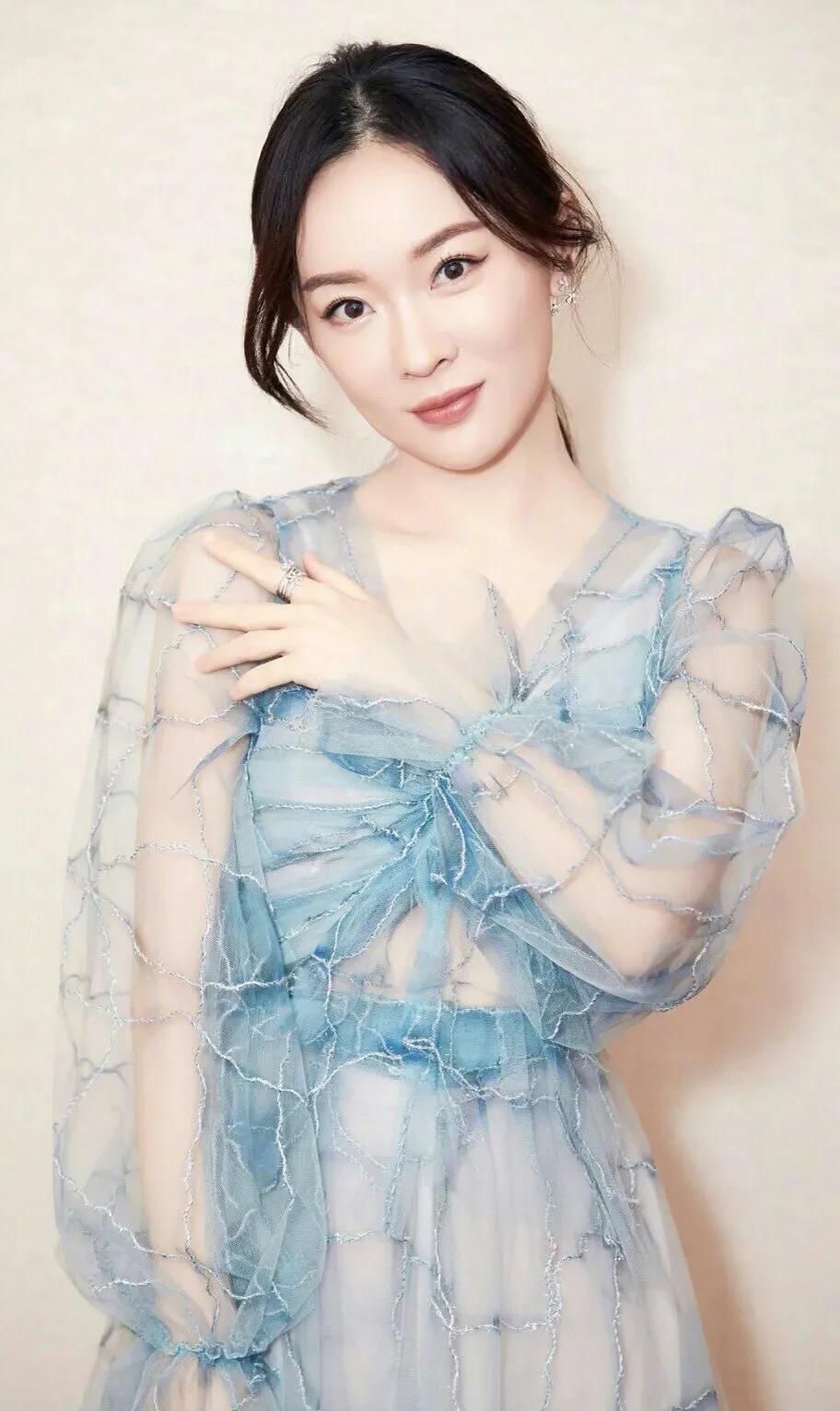 霍思燕高清魅力写真,楚楚动人!__财经头条