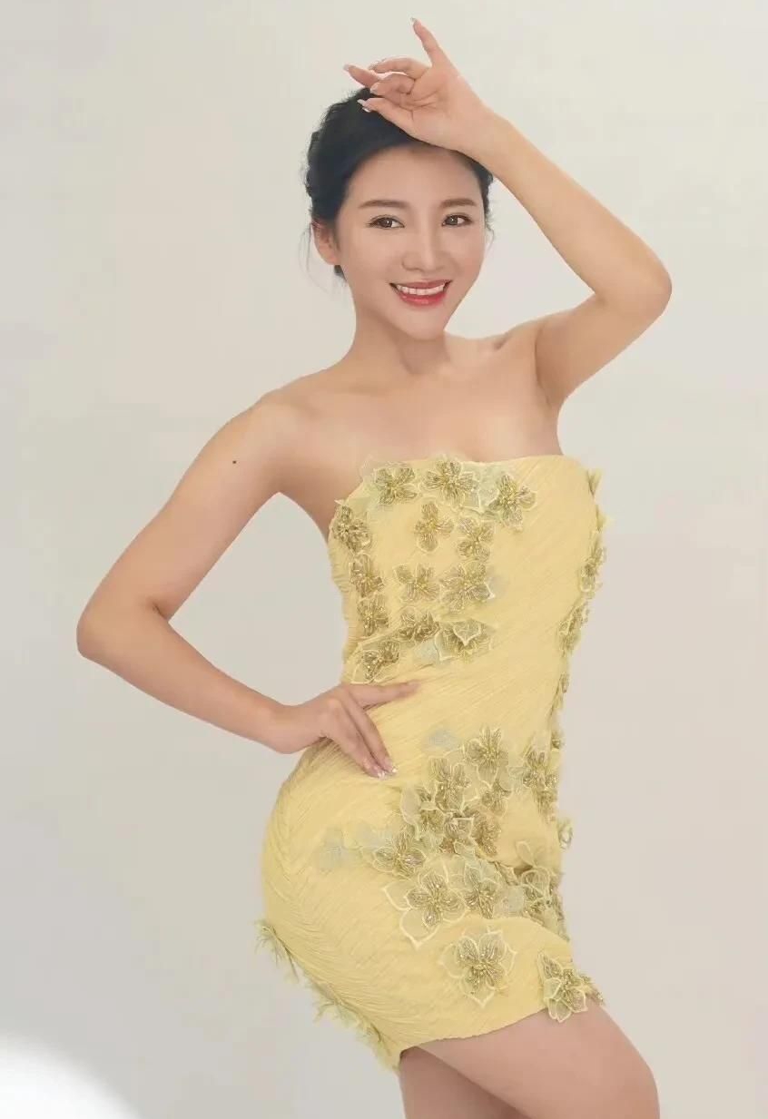 罗梓丹高清魅力写真婀娜动人