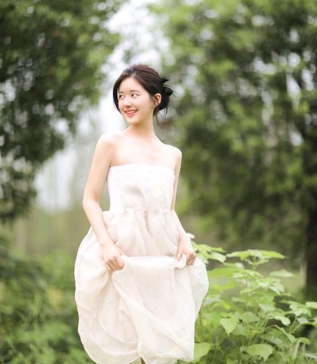 美丽女神赵露思美丽可人